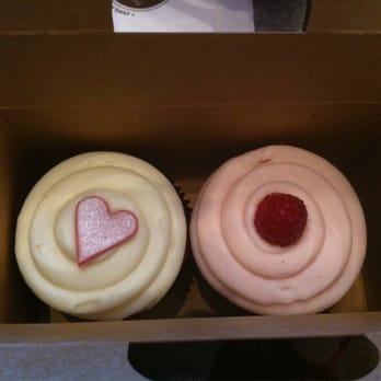 Dots Cupcakes - Red velvet and raspberry cheesecake - Cupcakes Near Me - Pasadena, California Dots Cupcakes - Red velvet and raspberry cheesecake - Cupcakes Near Me - Pasadena, California