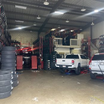 Discount Wheel and Tire - Honolulu - tire shop - Tires Near Me - Honolulu, Hawaii Discount Wheel and Tire - Honolulu - tire shop - Tires Near Me - Honolulu, Hawaii