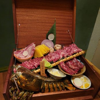 Hiyake Omakase - Yakiniku meat set: short rib, lobster, pork cheek, skirt steak, chuck flap tail. - Japanese Near Me - New York, New York