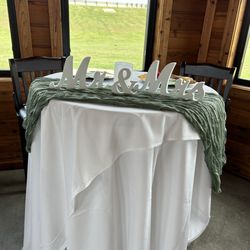 The bride and groom Table