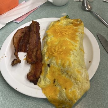 Barney's Cafe - Western omelette with side of bacon - American Near Me - Mount Airy, North Carolina