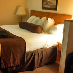 Bed was comfortable- I like the little pillows Bed was comfortable- I like the little pillows