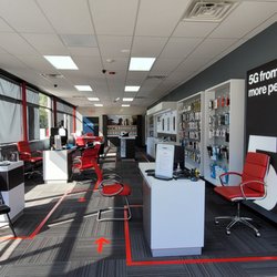 Verizon - Verizon 5G - Needham Verizon store