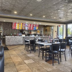 El Rinconsito - Yakima on 1st St - Very well maintain restaurant.