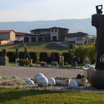 Geert Maas Sculpture Gardens - magnificent! - Art Museums Near Me - Kelowna, British Columbia Geert Maas Sculpture Gardens - magnificent! - Art Museums Near Me - Kelowna, British Columbia