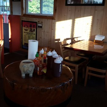 Hickory Hillz BBQ - Small but very clean seating area.  Several sauces to choose from. - Barbeque Near Me - Edinburgh, Indiana
