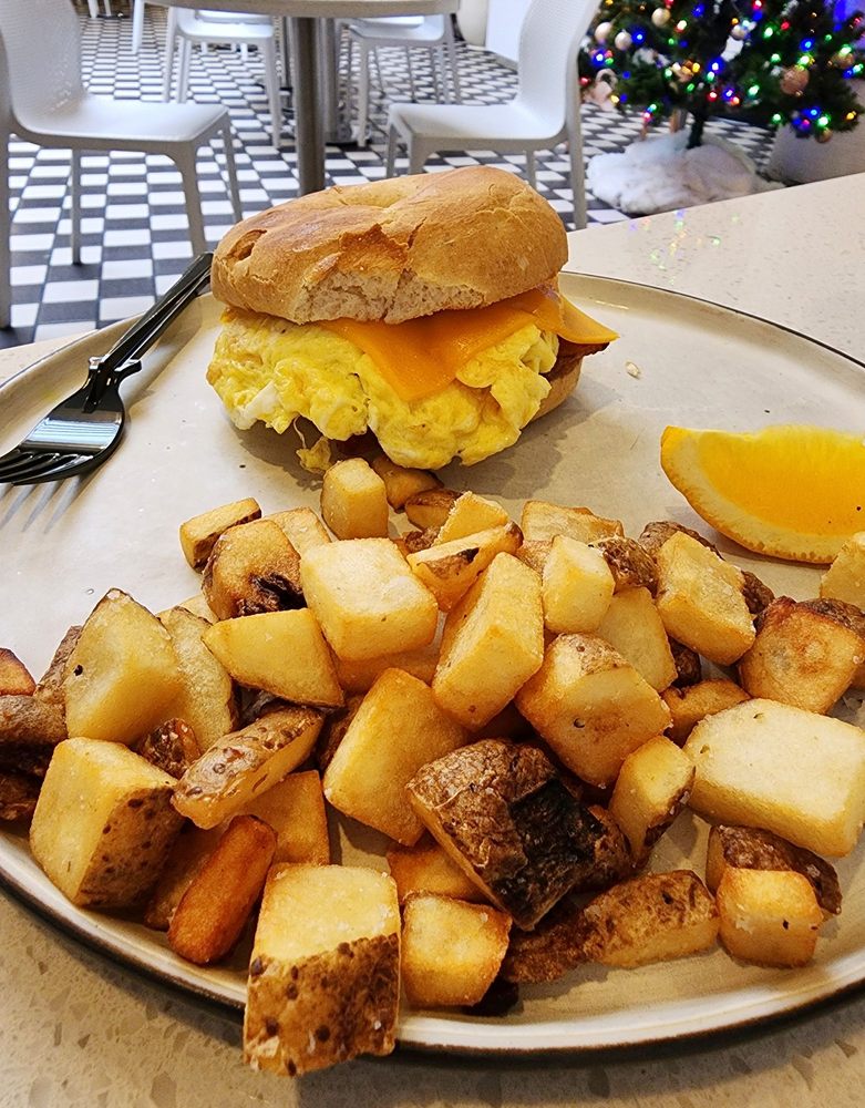 WOODLAKE MARKET Updated September 2024 57 Photos & 20 Reviews 795