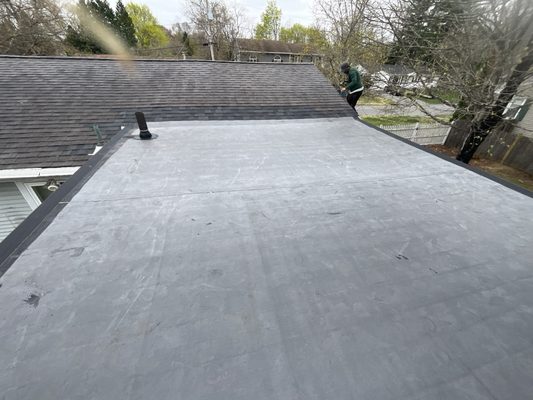 New Roofs/Roof Replacements - This portfolio showcases or new roof installations and replacements. Call for details