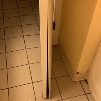 Comfort Inn & Suites - Bathroom door falling apart. - Hotels Near Me - Dover, Delaware Comfort Inn & Suites - Bathroom door falling apart. - Hotels Near Me - Dover, Delaware