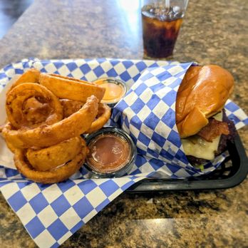 5th Street Burger & Fries - Burgers Near Me - Tempe, Arizona
