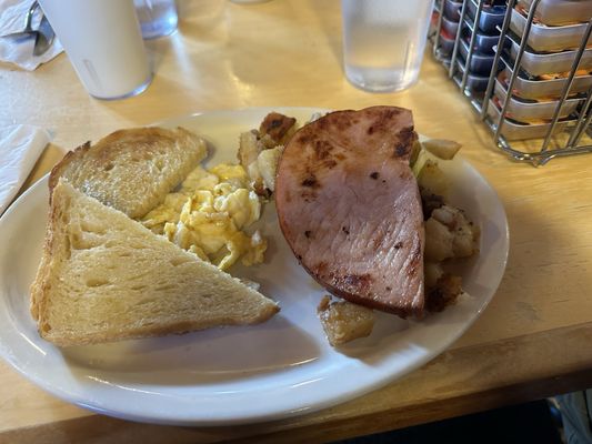 Chuckwagon Cafe by null