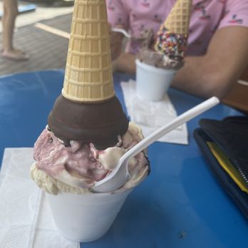 Razzleberry's - Medium ice cream cones with three flavors (scoops so big, most of it was in a cup) - Ice Cream & Frozen Yogurt Near Me - Pompano Beach, Florida