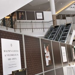 Tysons Galleria - Single File Montgomery Twinkie-M south wing escalators, Tysons Galleria - the ones from 1-2 are getting replaced by Kone