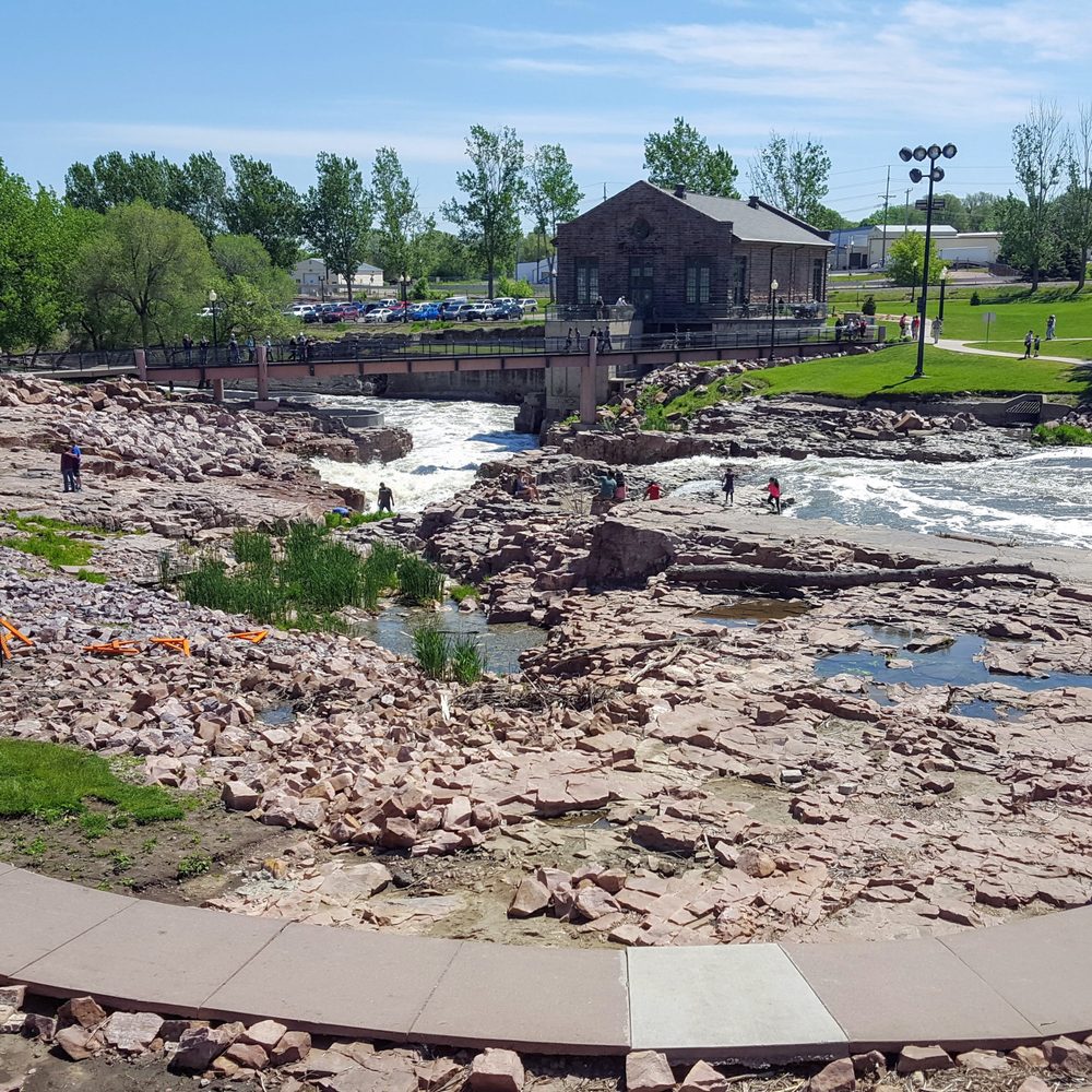 Falls Park - Looking south toward the cafe - Parks Near Me - Sioux Falls, South Dakota Falls Park - Looking south toward the cafe - Parks Near Me - Sioux Falls, South Dakota
