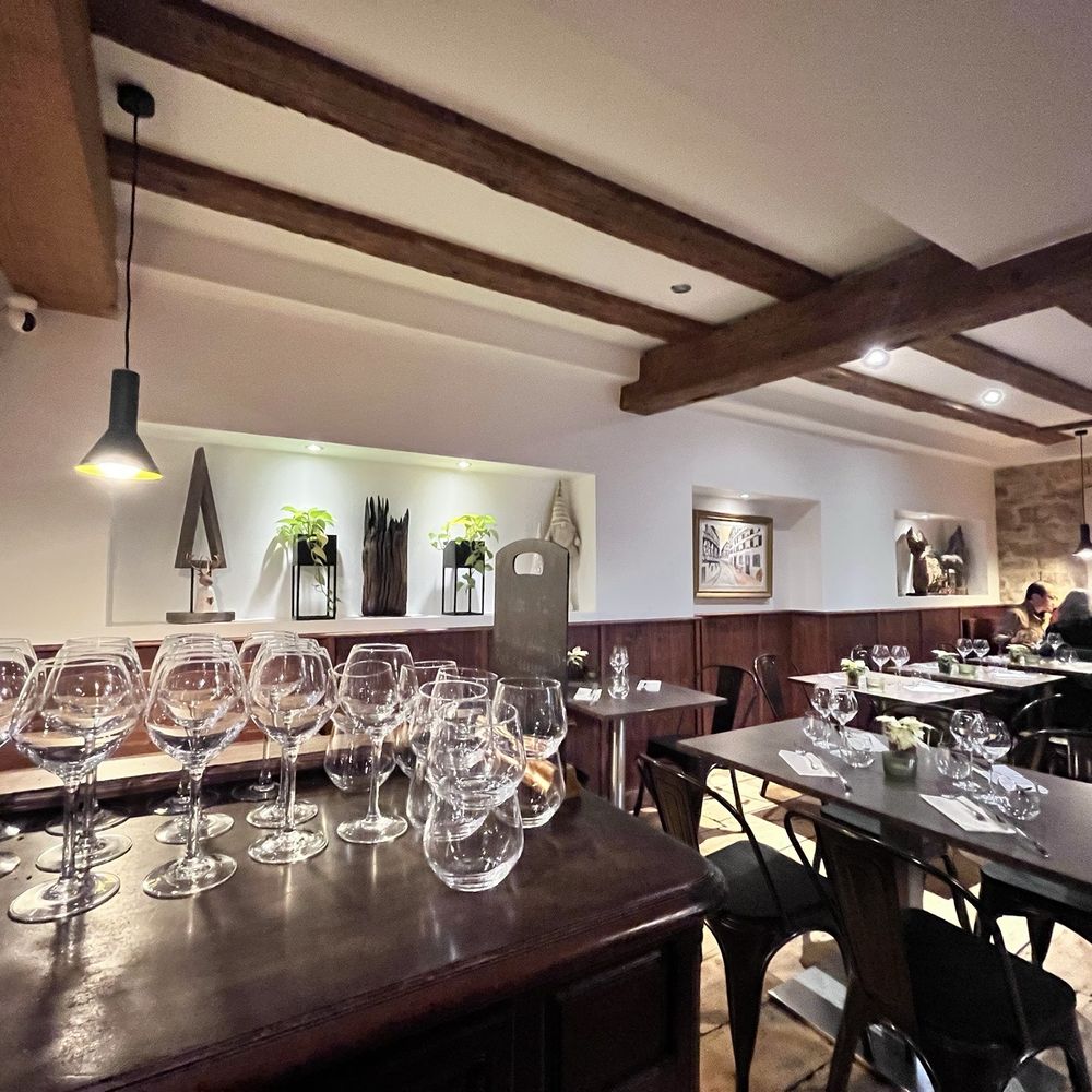 Restaurant l'Oignon - Main dining room - Alsatian Near Me - Strasbourg, 67 Restaurant l'Oignon - Main dining room - Alsatian Near Me - Strasbourg, 67