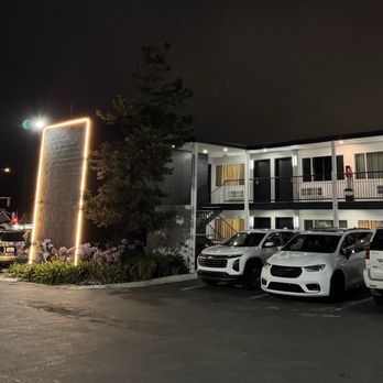 The Snoozzz Inn - Hotels Near Me - Eureka, California The Snoozzz Inn - Hotels Near Me - Eureka, California