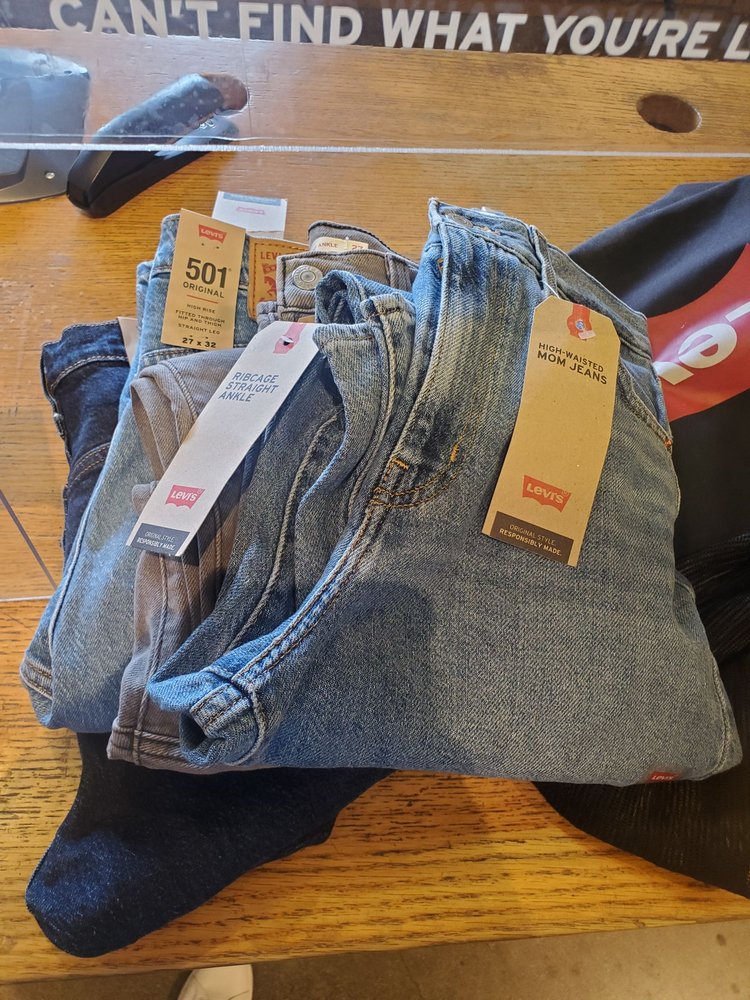 LEVI’S OUTLET STORE Updated September 2024 11 Reviews 101 Niagara
