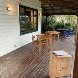Hislops Wholefoods - Outdoor seating