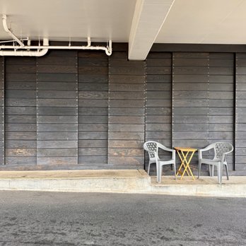 Breadshop - Outdoor seating at the parking lot entrance - Bakeries Near Me - Honolulu, Hawaii Breadshop - Outdoor seating at the parking lot entrance - Bakeries Near Me - Honolulu, Hawaii