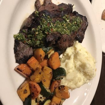 Dinerbar - Skirt steak with mash and seasonal vegetables - Diners Near Me - Rego Park, New York Dinerbar - Skirt steak with mash and seasonal vegetables - Diners Near Me - Rego Park, New York