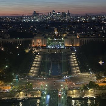La Tour Eiffel - Photo 5: View of Place du Trocadéro - Landmarks & Historical Buildings Near Me - Paris, 75