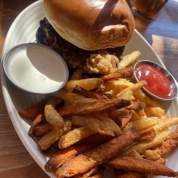 Simmzy's - American Near Me - Manhattan Beach, California Simmzy's - American Near Me - Manhattan Beach, California