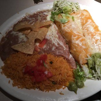 Las Fuentes - Enchiladas Rancheras de Pollo Platillo con Frijoles y Arroz - Mexican Near Me - Reseda, California Las Fuentes - Enchiladas Rancheras de Pollo Platillo con Frijoles y Arroz - Mexican Near Me - Reseda, California