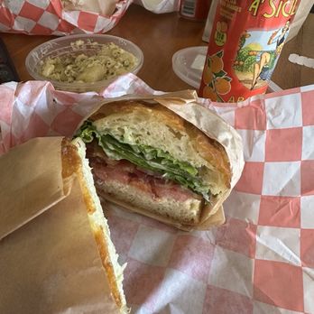 Mercredi Market - BLT and the potato salad - Bakeries Near Me - Omaha, Nebraska
