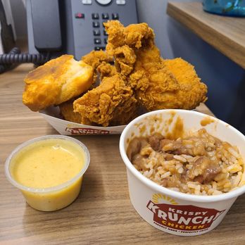 Villanova Stop-N Shop - a bowl of fried chicken and a bowl of macaroni and cheese - Convenience Stores Near Me - Villanova, Pennsylvania Villanova Stop-N Shop - a bowl of fried chicken and a bowl of macaroni and cheese - Convenience Stores Near Me - Villanova, Pennsylvania