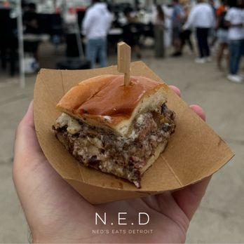 Aljoom's BBQ - Michelin Star Sample (Burger Battle Detroit 2024) - Halal Near Me - Dearborn Heights, Michigan
