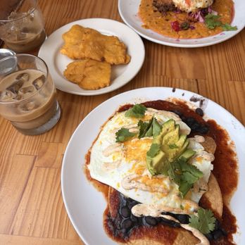 Savorez - Arepas, fried chicken biscuit, quevos rancheros - Latin American Near Me - Wilmington, North Carolina