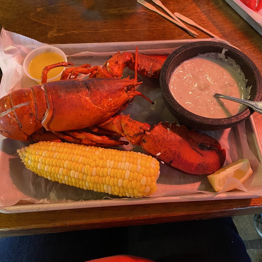 Geddy's - Lobster dinner - Seafood Near Me - Bar Harbor, Maine