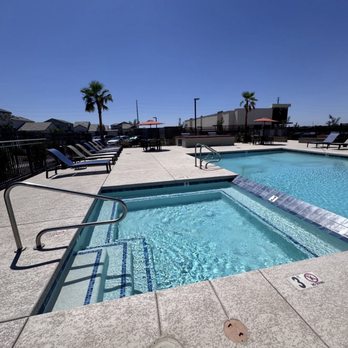 Avanterra Queen Creek - Hot tub/pool - Apartments Near Me - Queen Creek, Arizona