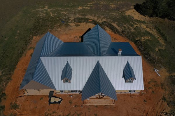 Hilco Metal Building & Roofing Supply Logo