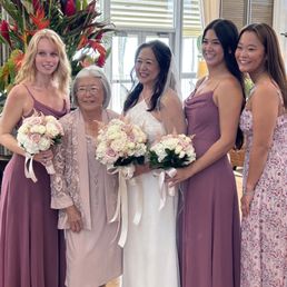My bridesmaids and their beautiful bouquets . My bridesmaids and their beautiful bouquets .