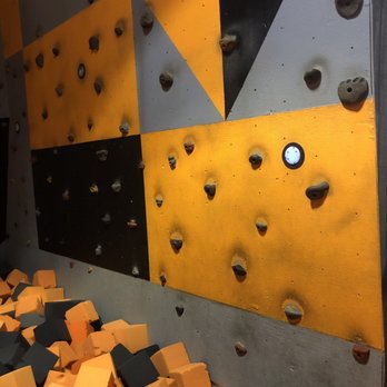 Big Air Trampoline Park - Rock wall - Trampoline Parks Near Me - Buena Park, California