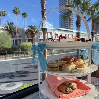 Cafe on the Strip - Bus Tours Near Me - Las Vegas, Nevada Cafe on the Strip - Bus Tours Near Me - Las Vegas, Nevada