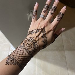 Bridesmaids hand Bridesmaids hand