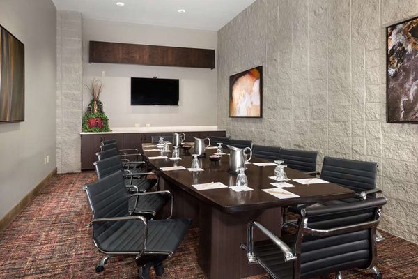 DoubleTree by Hilton Hotel Lawrence by null