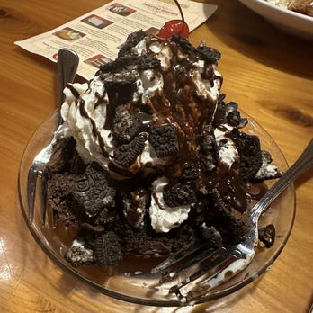 Cattlemens - Brownie Sundae - Steakhouses Near Me - Rancho Cordova, California Cattlemens - Brownie Sundae - Steakhouses Near Me - Rancho Cordova, California