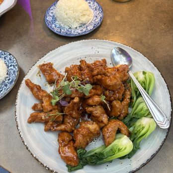Queen Violet WeHo - Orange Chicken - Chinese Near Me - West Hollywood, California Queen Violet WeHo - Orange Chicken - Chinese Near Me - West Hollywood, California