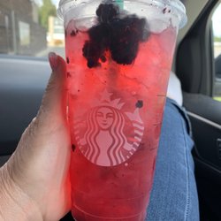 Starbucks - Berry refresher