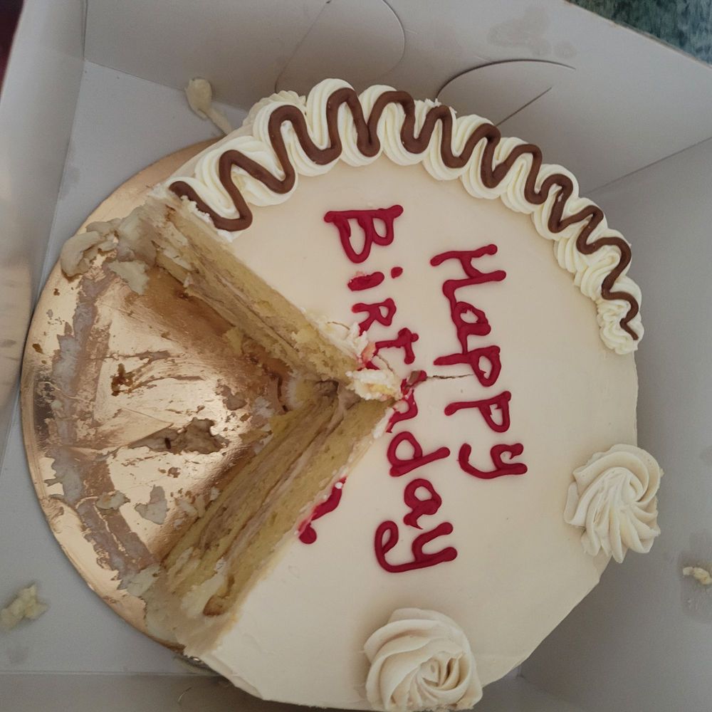 This is what Cake Niche claims my sister ordered. This is what Cake Niche claims my sister ordered.