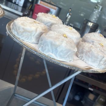 Extraordinary Desserts - Bakeries Near Me - San Diego, California Extraordinary Desserts - Bakeries Near Me - San Diego, California