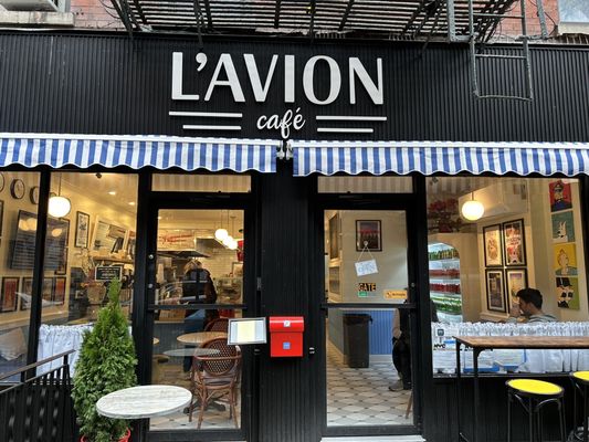 L'avion Café by null