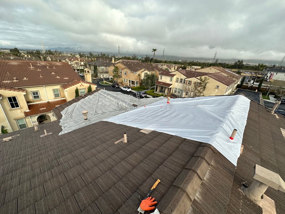 Slide of Lazaros Roofing