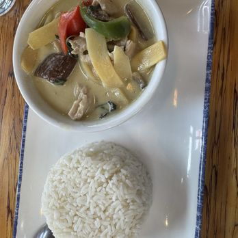 Sa Thai - Green curry and rice - Salad Near Me - Albuquerque, New Mexico