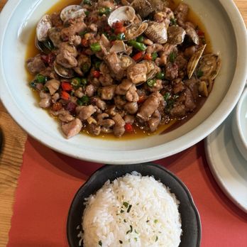 Noah's Kitchen - Chicken and Clam (Bone-in) ( - Asian Fusion Near Me - Brookline, Massachusetts Noah's Kitchen - Chicken and Clam (Bone-in) ( - Asian Fusion Near Me - Brookline, Massachusetts
