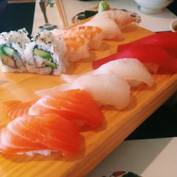 Awon - Assorted sushi lunch-- nothing spectacular - Japanese Near Me - Los Angeles, California Awon - Assorted sushi lunch-- nothing spectacular - Japanese Near Me - Los Angeles, California