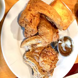 Jake's Soulfood Cafe Hoover - Chicken and pork chop Jake's Combination Plate